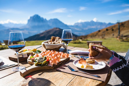 Seceda – enjoy the beauty and taste on the highest alp  1 suedtirol.info