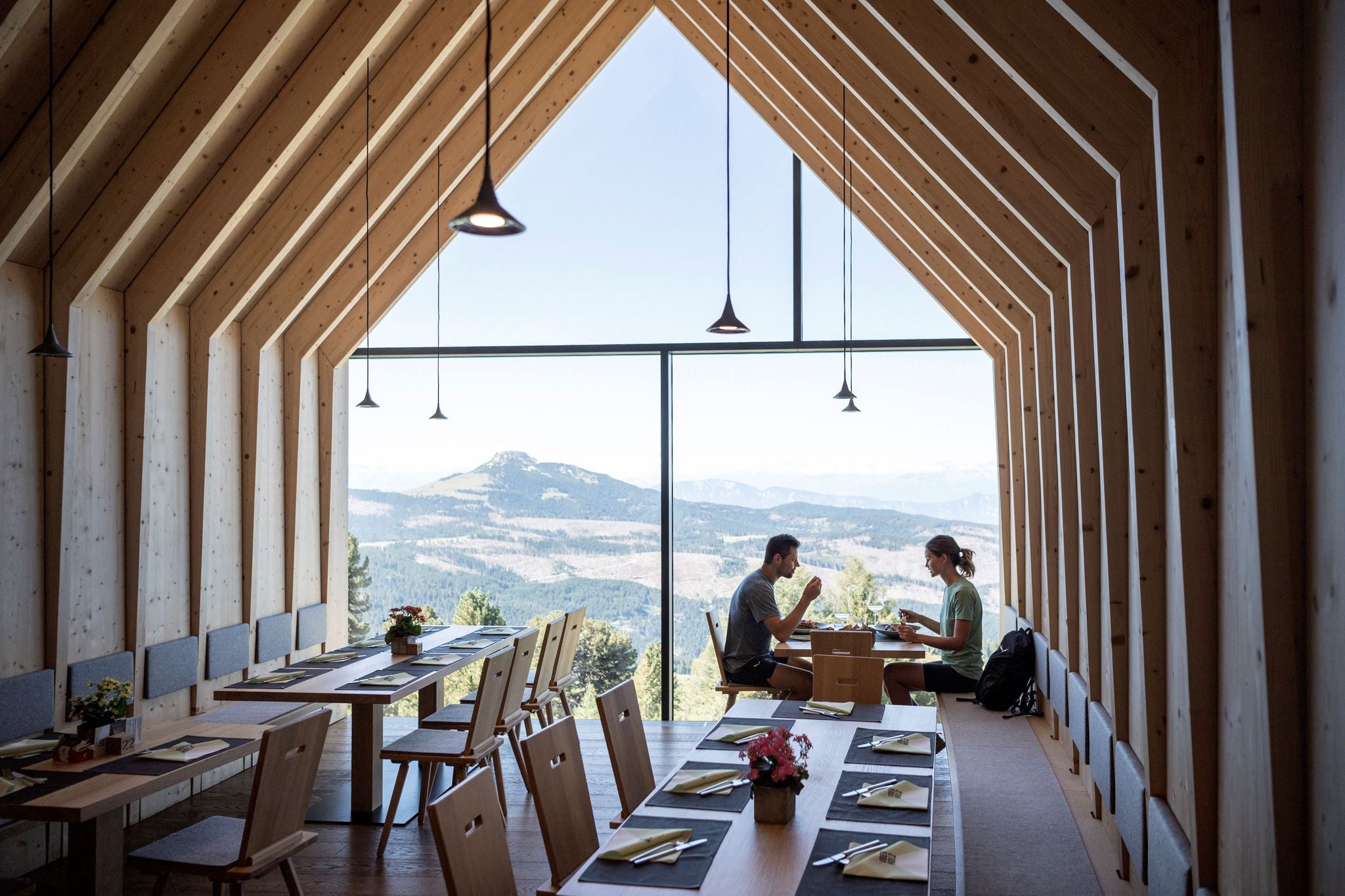 Die nachhaltig erbaute Oberholz Hütte von Innen