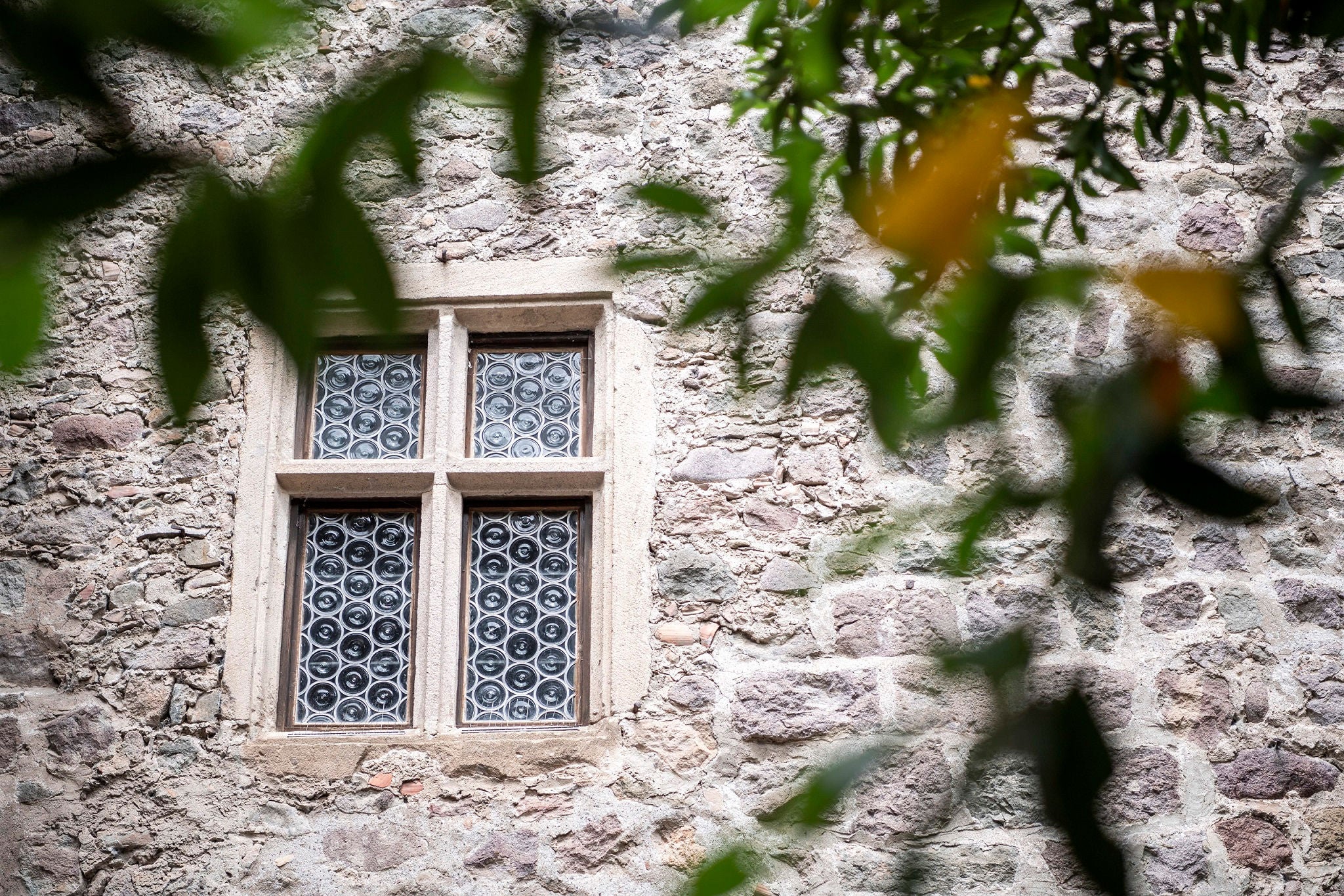 Nahaufnahme eines Fenster des Schloss Runkelstein