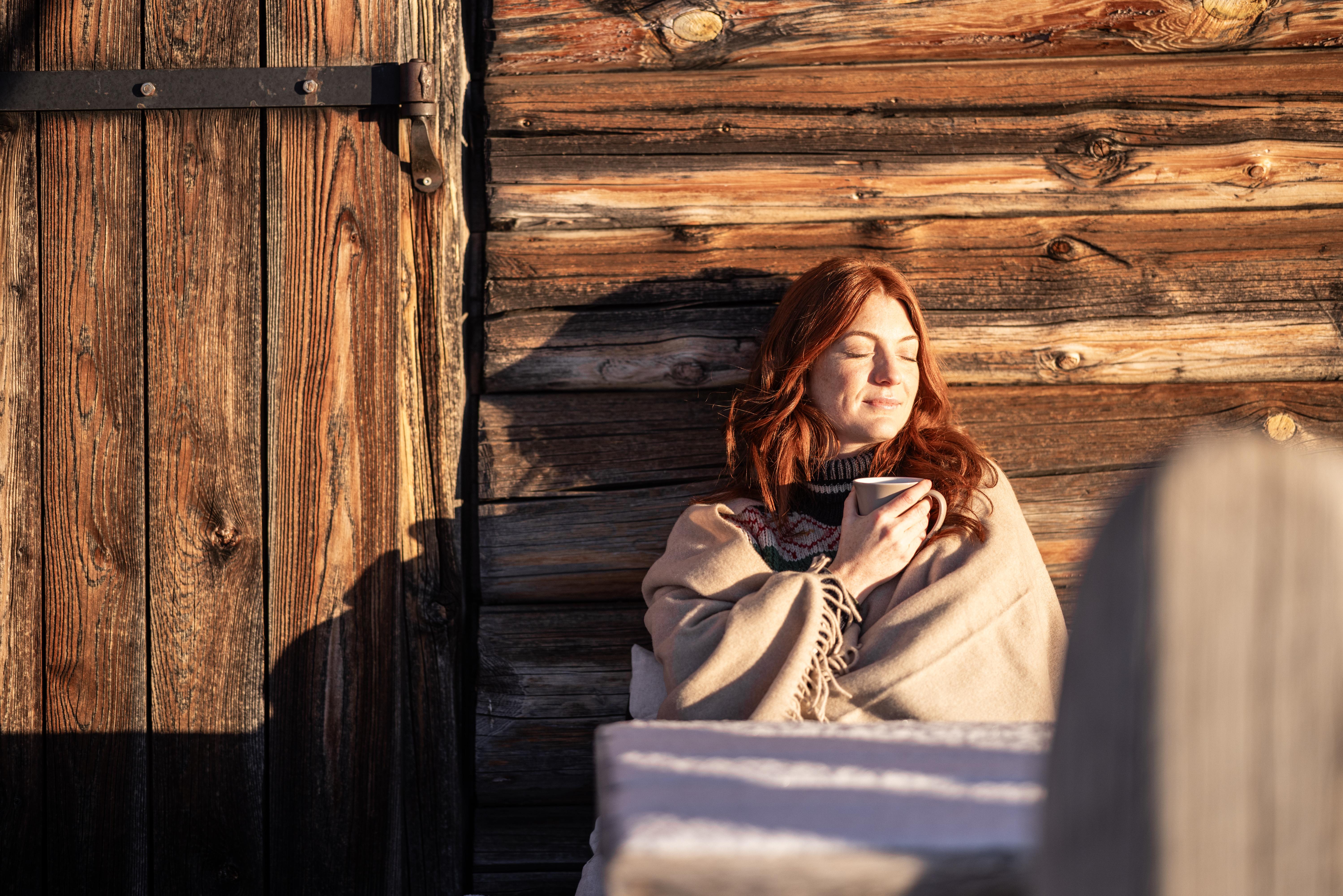 Un momento di relax in un rifugio alpino sull'Alpe di Siusi 