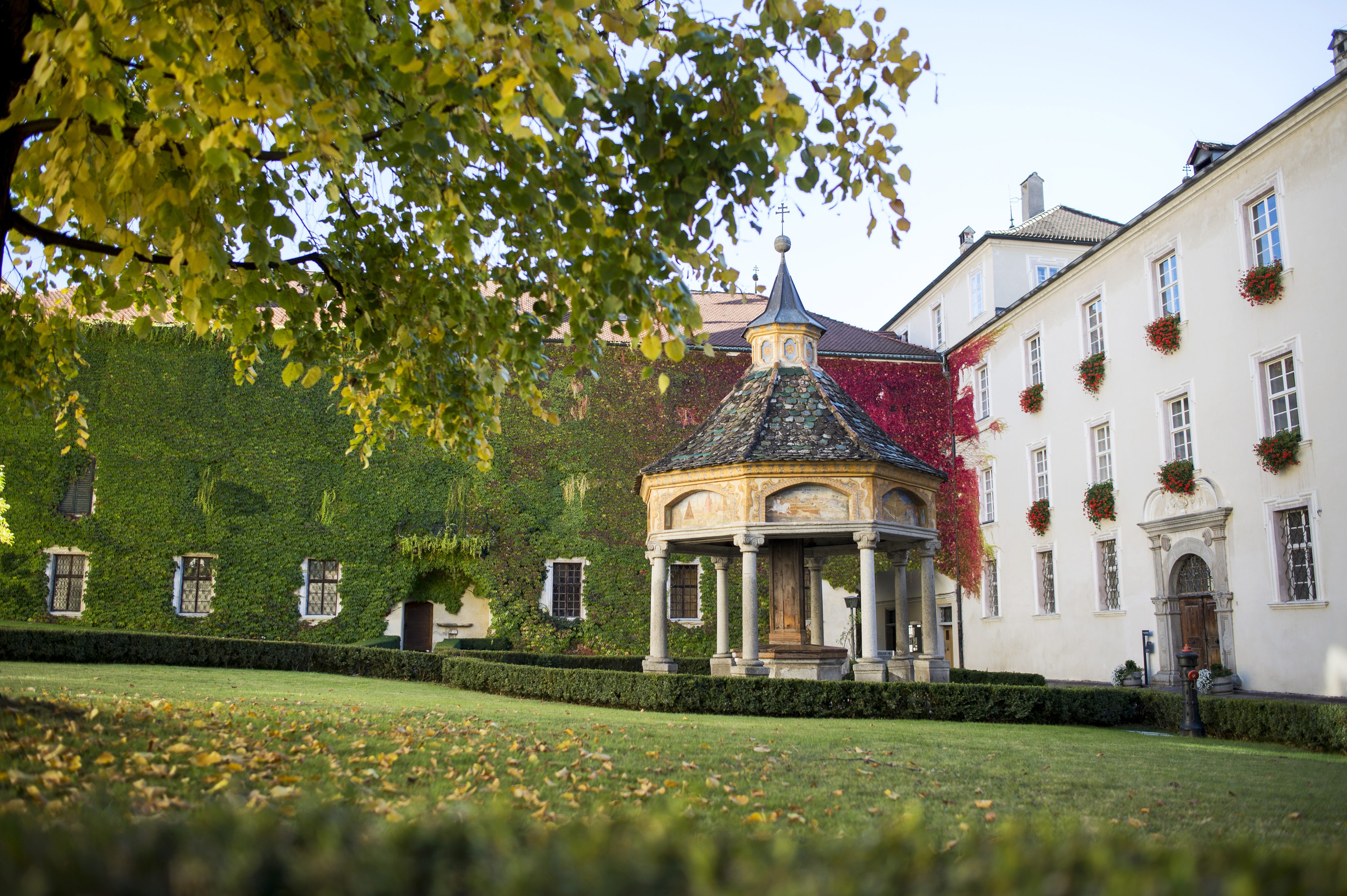 Augustiniánský klášter řadových bratří Neustift (Augustiner Chorherrenstift Neustift)