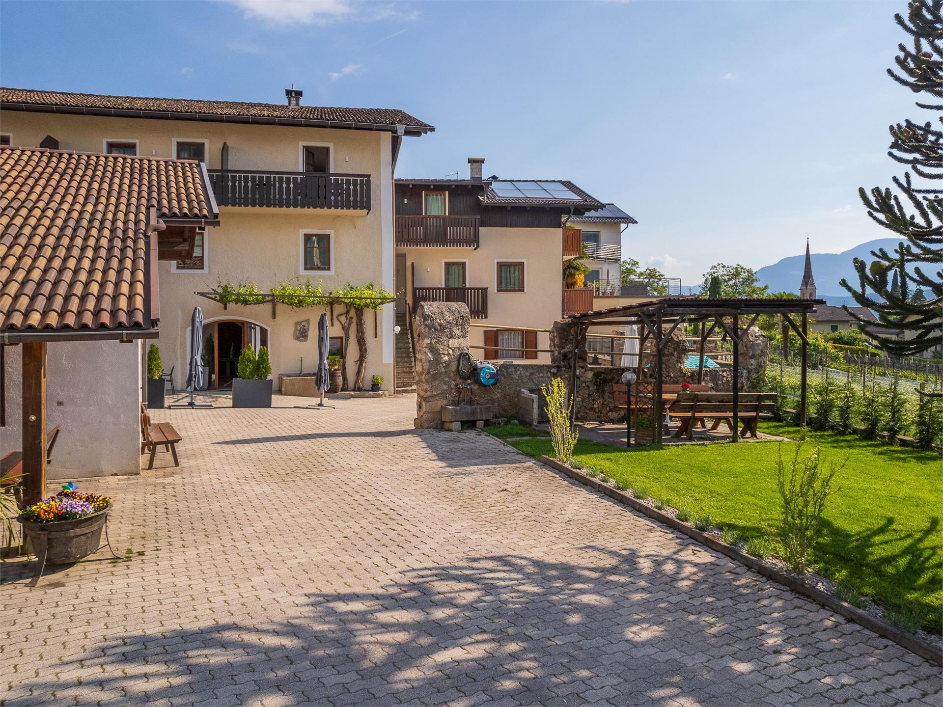 Beim Sarner Kaltern an der Weinstraße/Caldaro sulla Strada del Vino 1 suedtirol.info