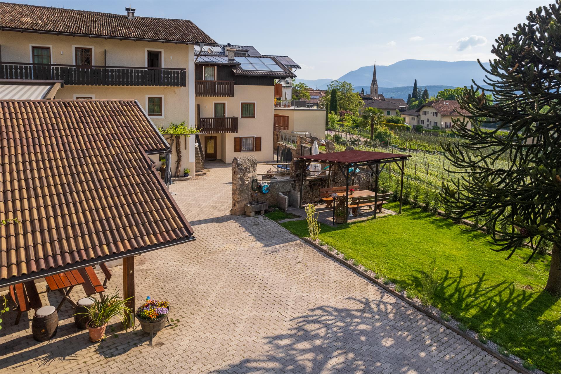 Beim Sarner Kaltern an der Weinstraße/Caldaro sulla Strada del Vino 2 suedtirol.info