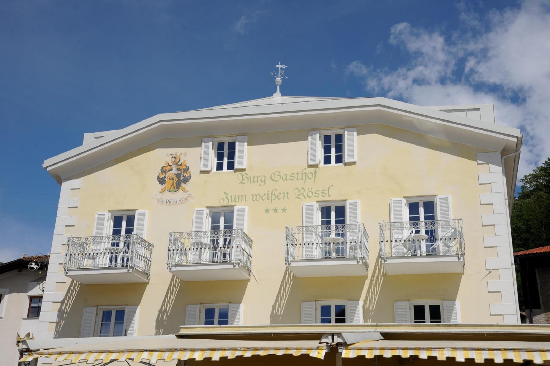 Burggasthof Zum Weissen Rössl Schluderns 9 suedtirol.info