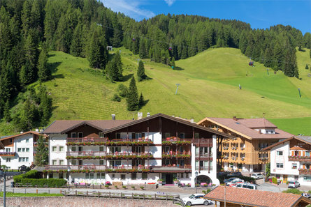 Charming Hotel Genziana Wolkenstein 3 suedtirol.info