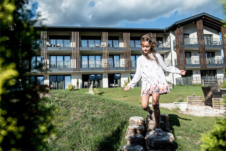 Dolomites Garden Chalet Kristall Falzes 6 suedtirol.info