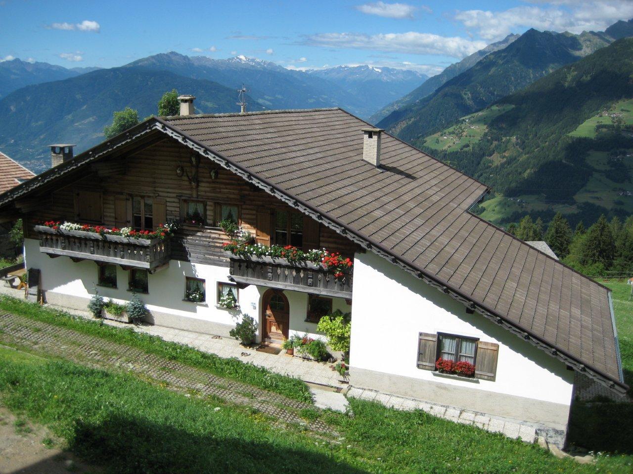 Ferienwohnungen Portnerhof auf Oberkirn Schenna 3 suedtirol.info