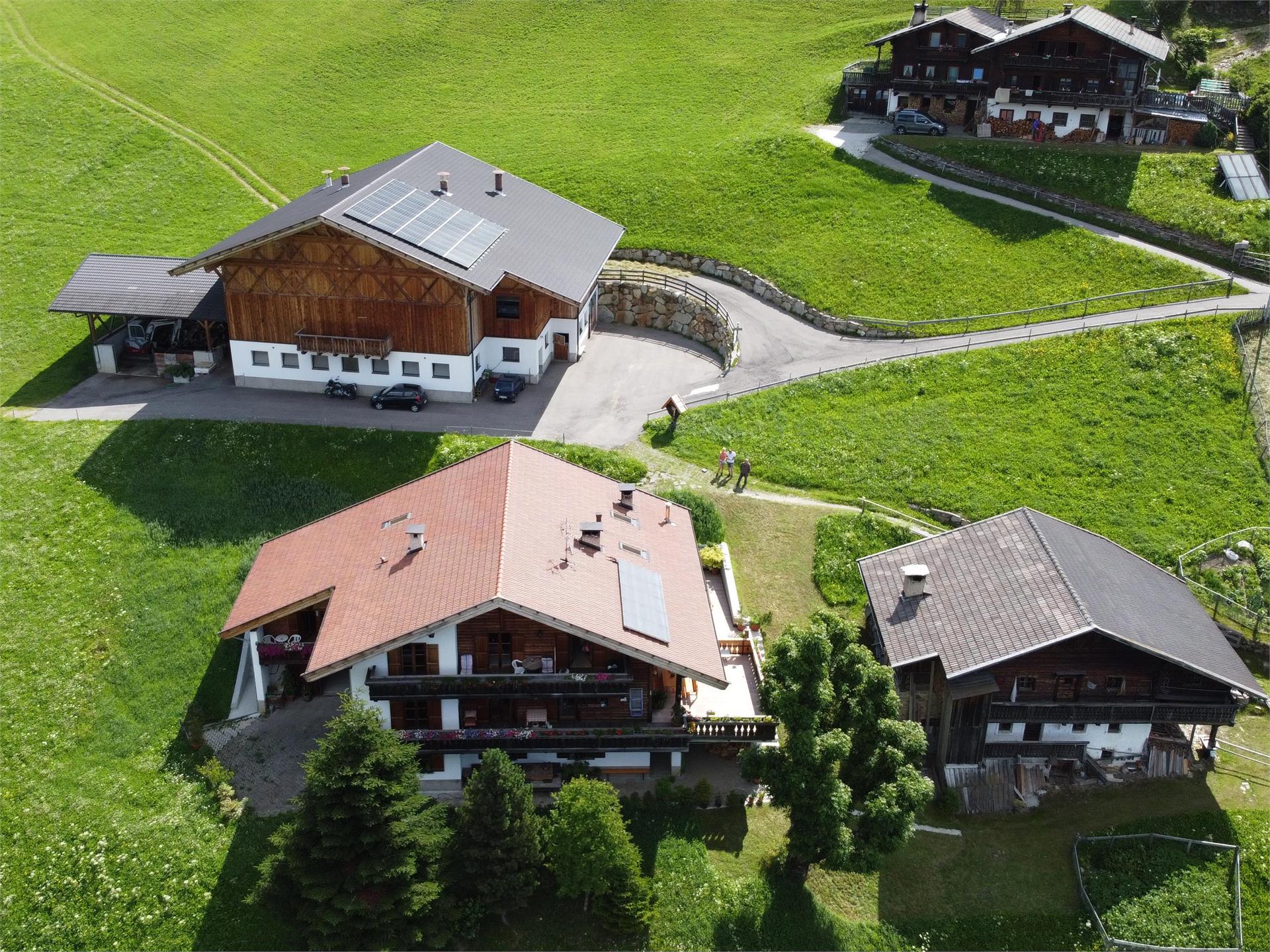 Ferienwohnungen Portnerhof auf Oberkirn Schenna 1 suedtirol.info