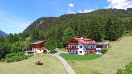 Felderhof Brunico 1 suedtirol.info