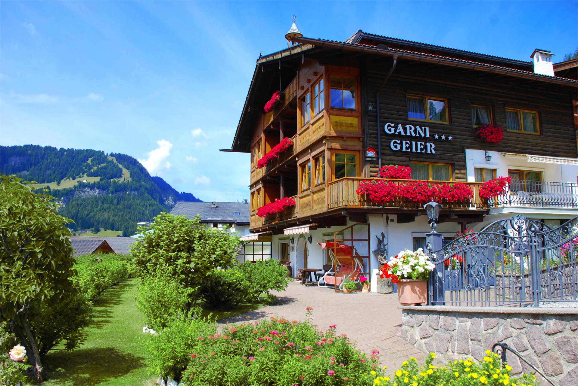 Garni - B&B - Hotel Geier Santa Cristina Val Gardena 2 suedtirol.info