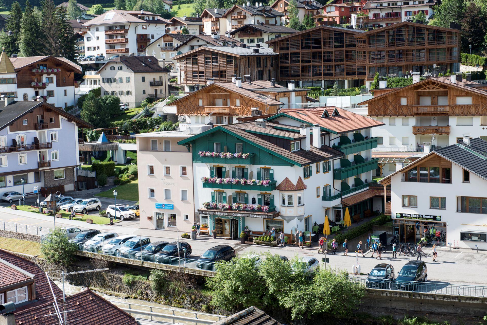 Albergo Sureghes Ortisei 1 suedtirol.info