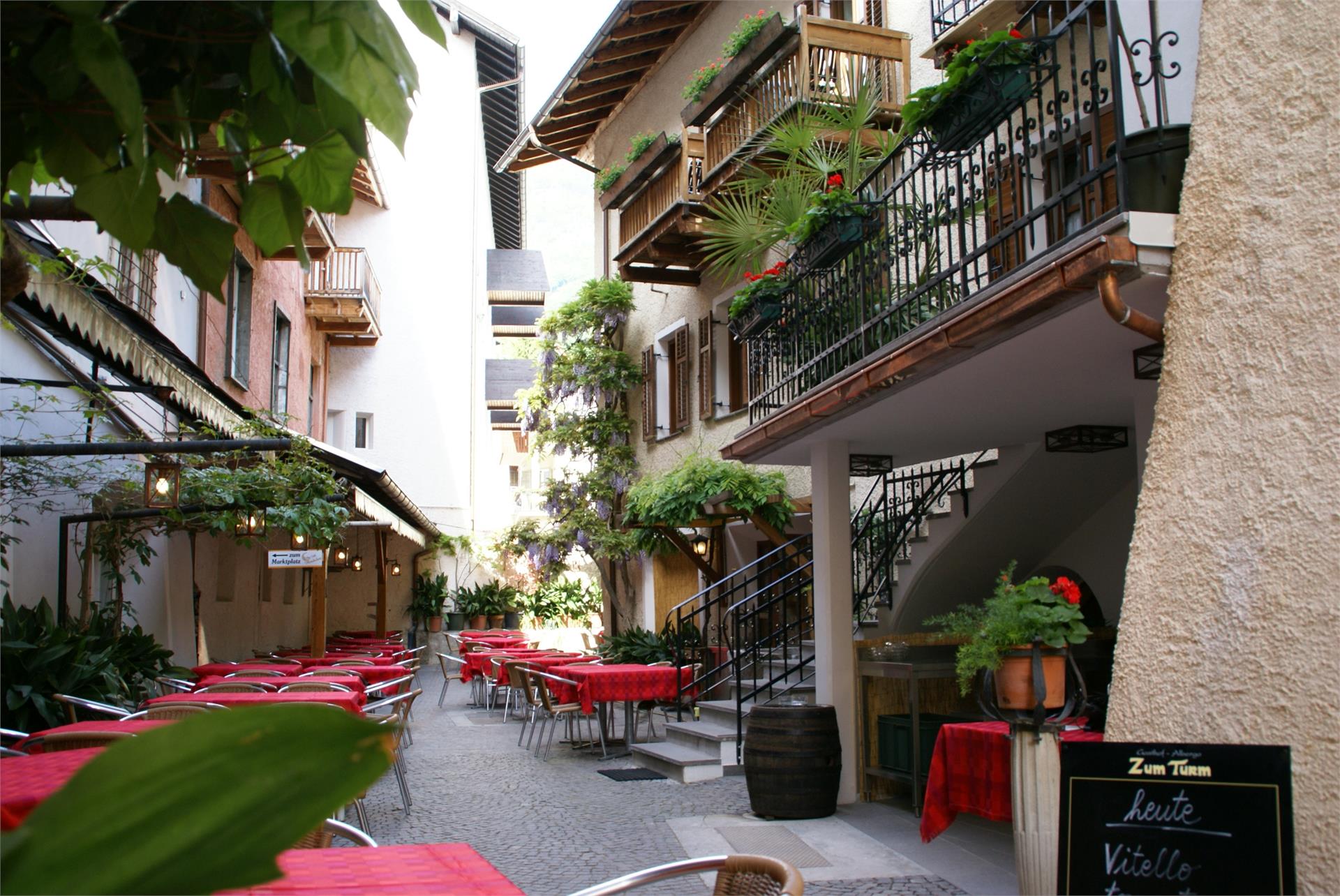 Gasthof Zum Turm Kaltern an der Weinstraße 5 suedtirol.info