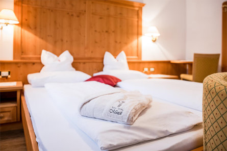 Garni-Hotel Mezdi Wellness B&B & App. Wolkenstein 10 suedtirol.info