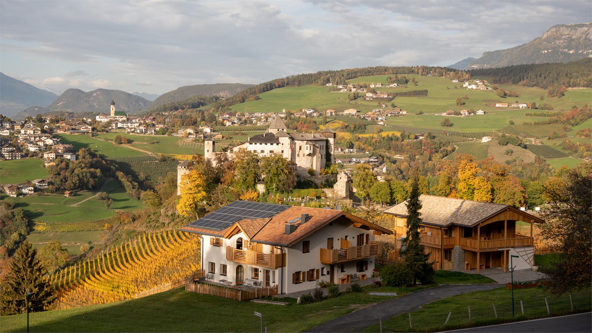 Schlosshof Völs am Schlern/Fiè allo Sciliar 2 suedtirol.info