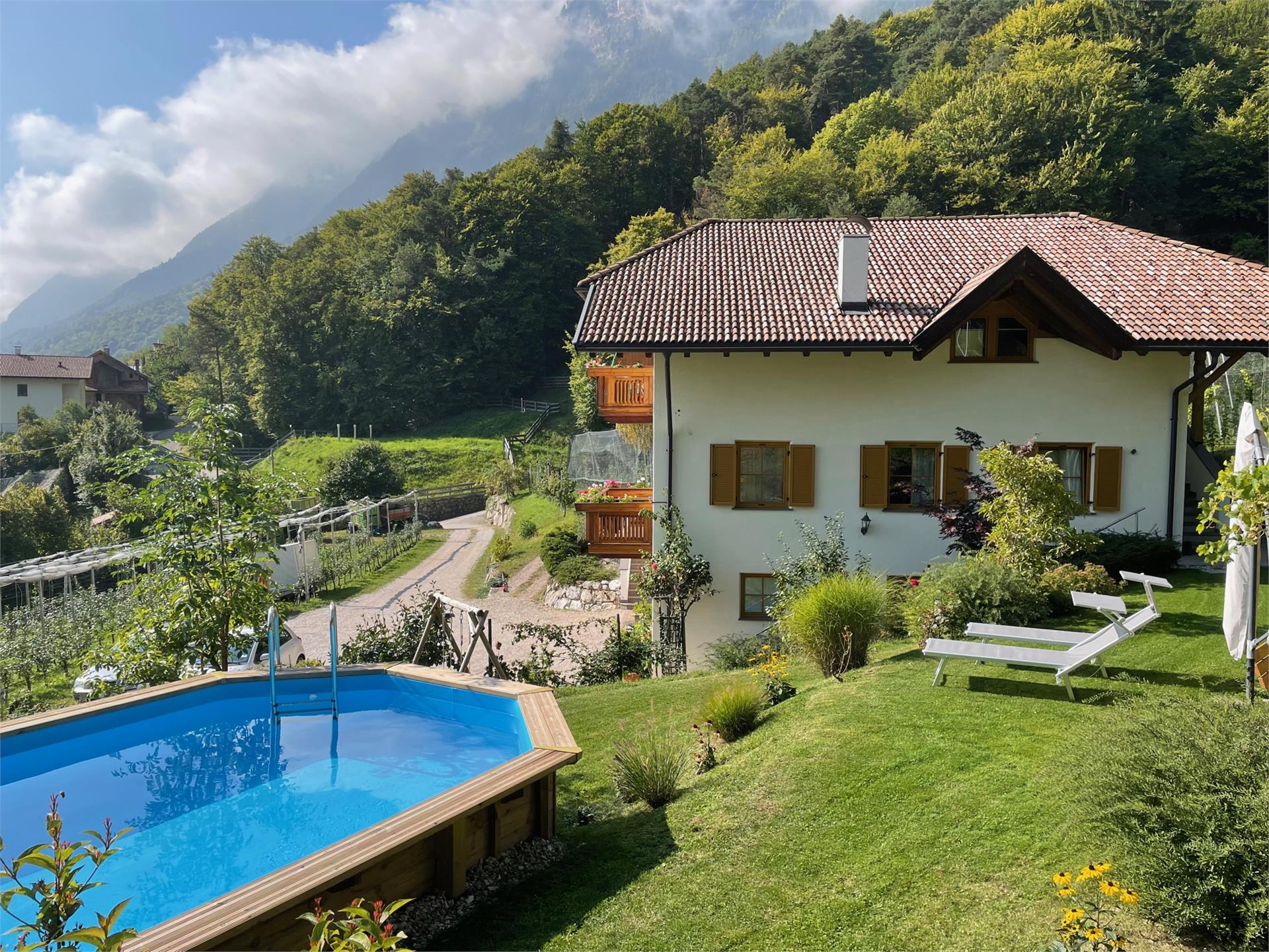 Weisshaus Kaltern an der Weinstraße 1 suedtirol.info