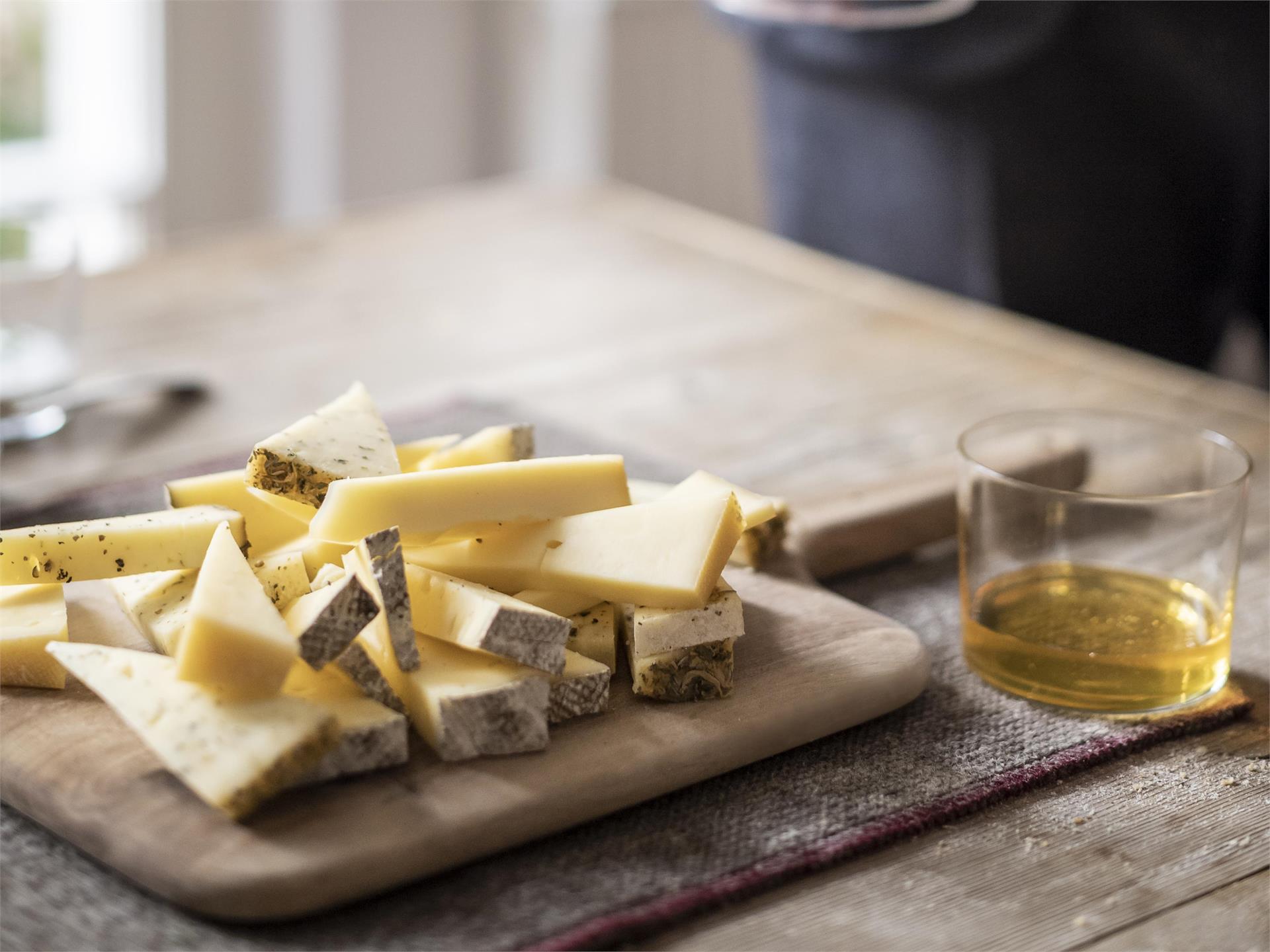 Caseificio biologico Gamsegghof - "Dal latte al formaggio" Curon Venosta 1 suedtirol.info