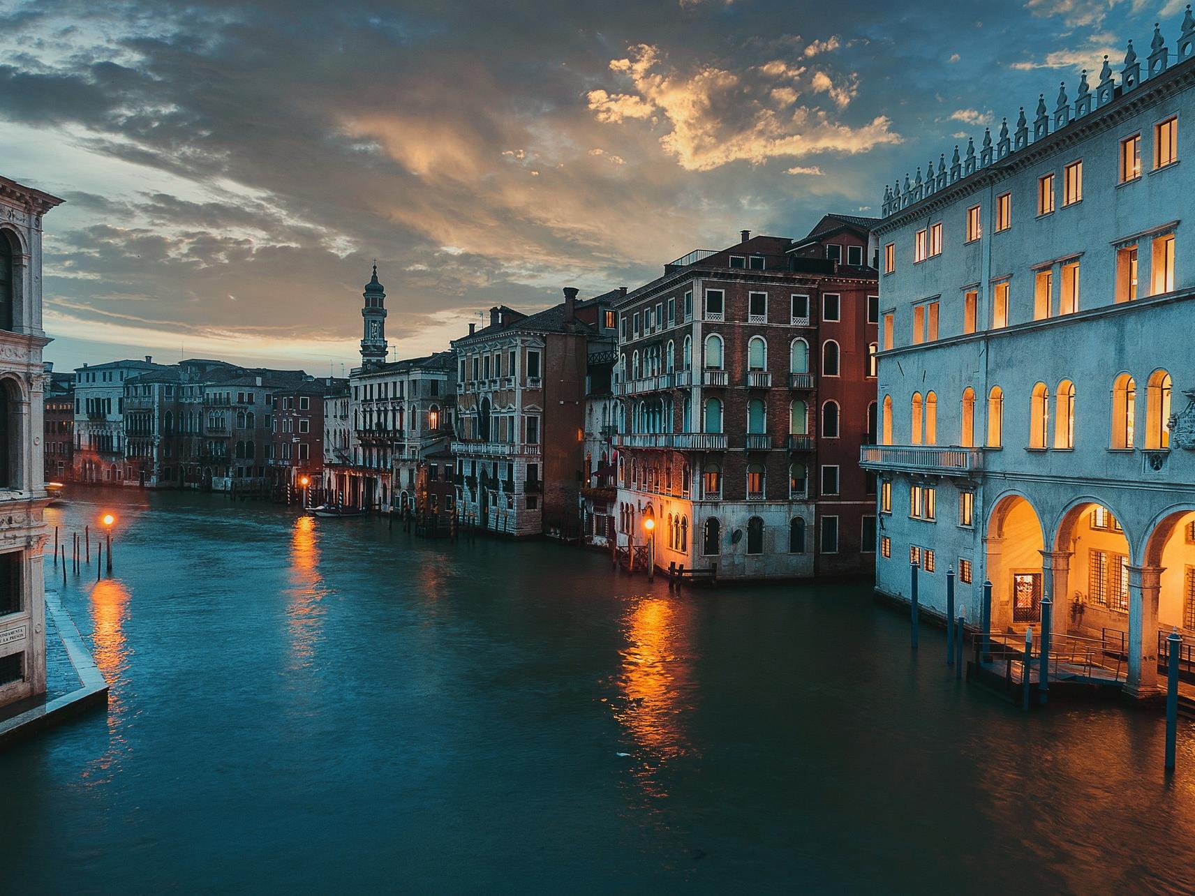 Busausflug: Romantisches Venedig bei Nacht Schenna 1 suedtirol.info