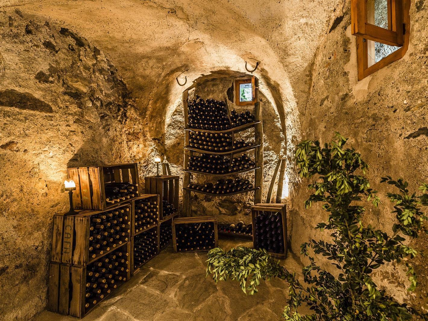 Distillate tasting in the historical cellar of Torgglerhof Estate Schenna/Scena 2 suedtirol.info