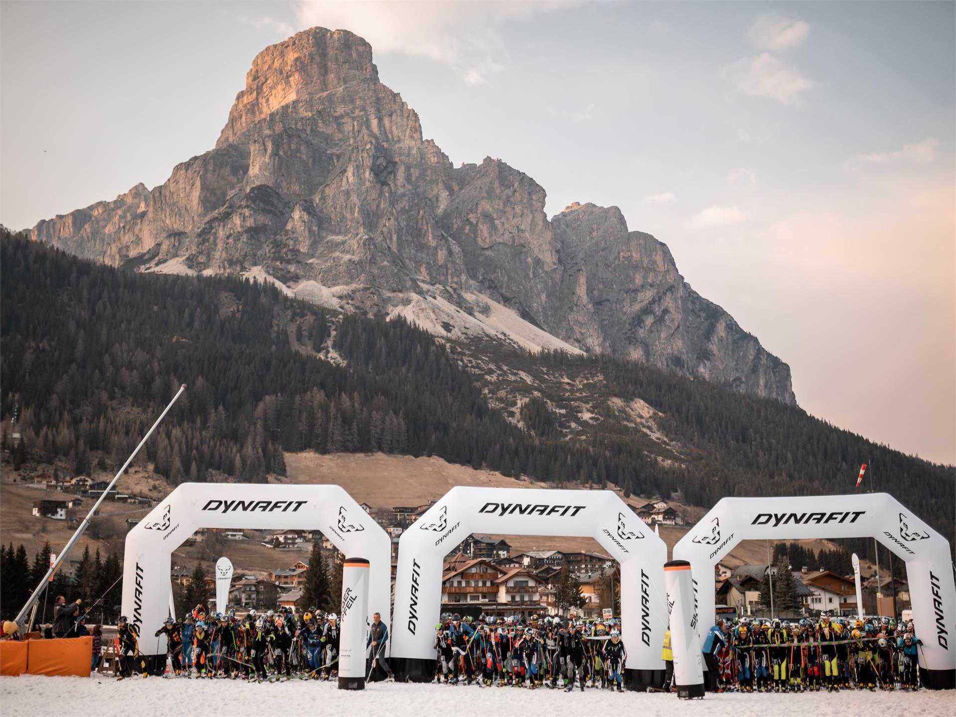 Passage of the Sellaronda Skimarathon Corvara 3 suedtirol.info