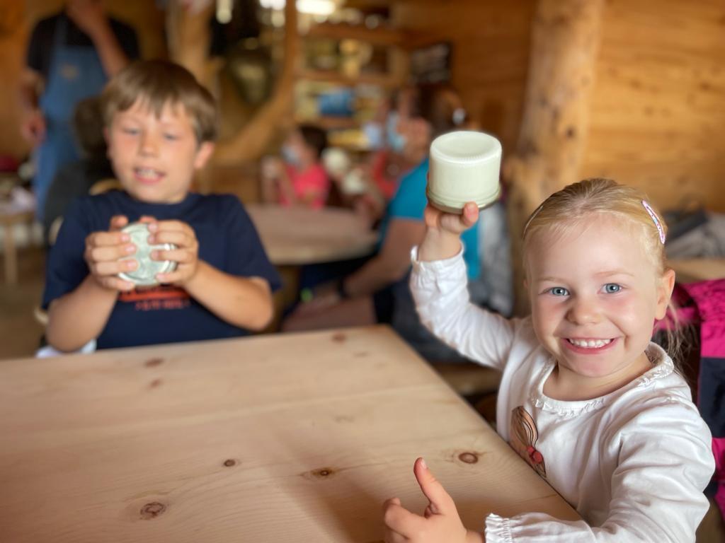 Erlebnis Bauernhof: Von der Milch zum Käse Kastelruth 1 suedtirol.info