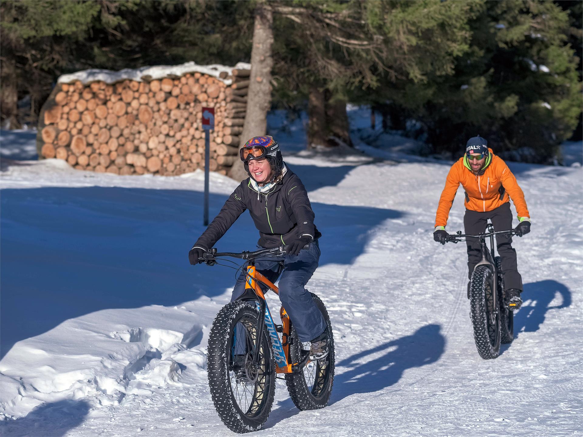 E-Bike Tour durch das winterliche Grödnertal St.Ulrich 1 suedtirol.info