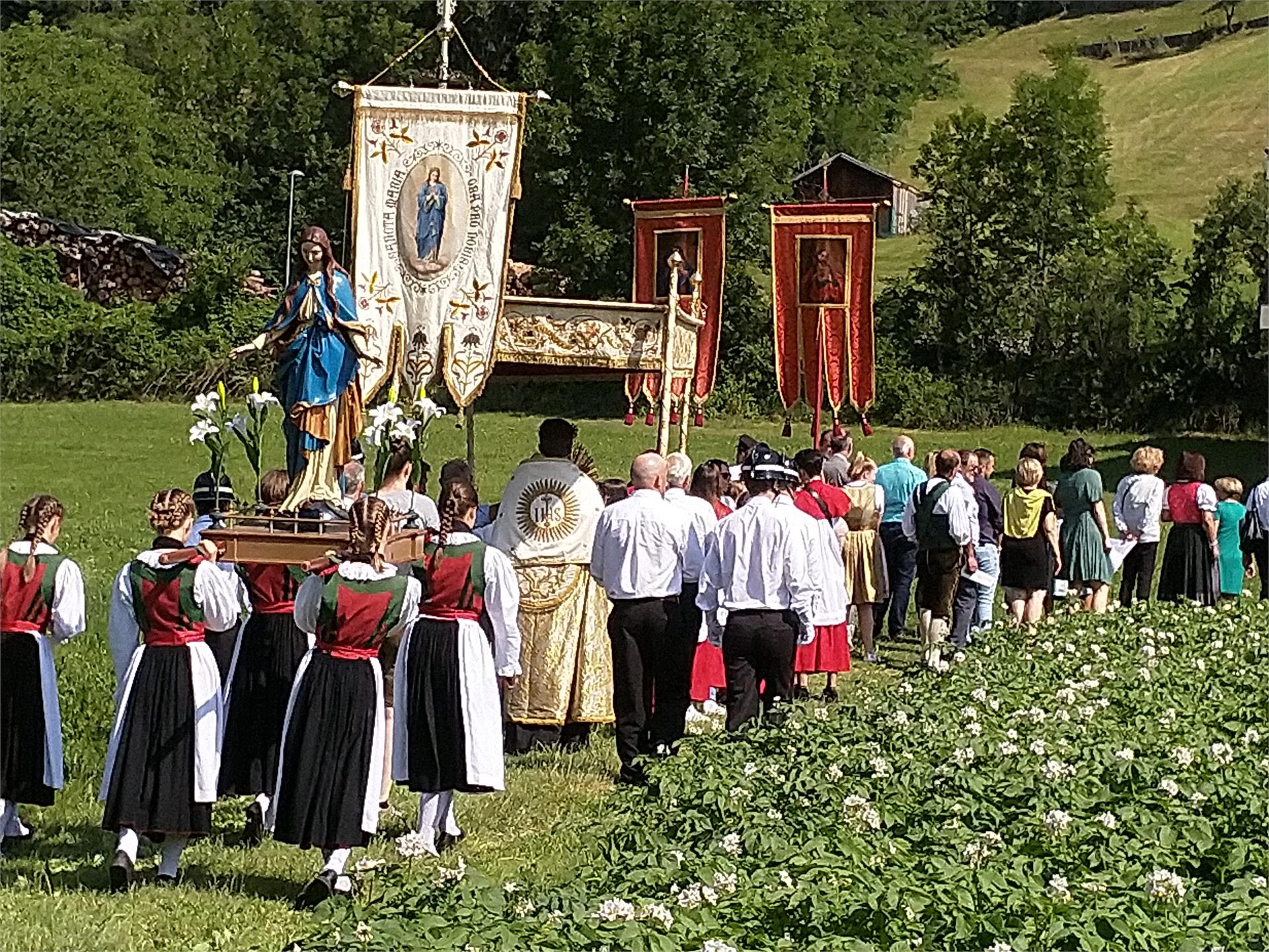 Fronleichnamsprozession/Corpus Domini in St. Sigmund/San. Sigismondo Kiens/Chienes 2 suedtirol.info