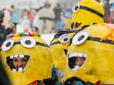 Festa da carnescé - The carnival party in La Villa Badia 2 suedtirol.info