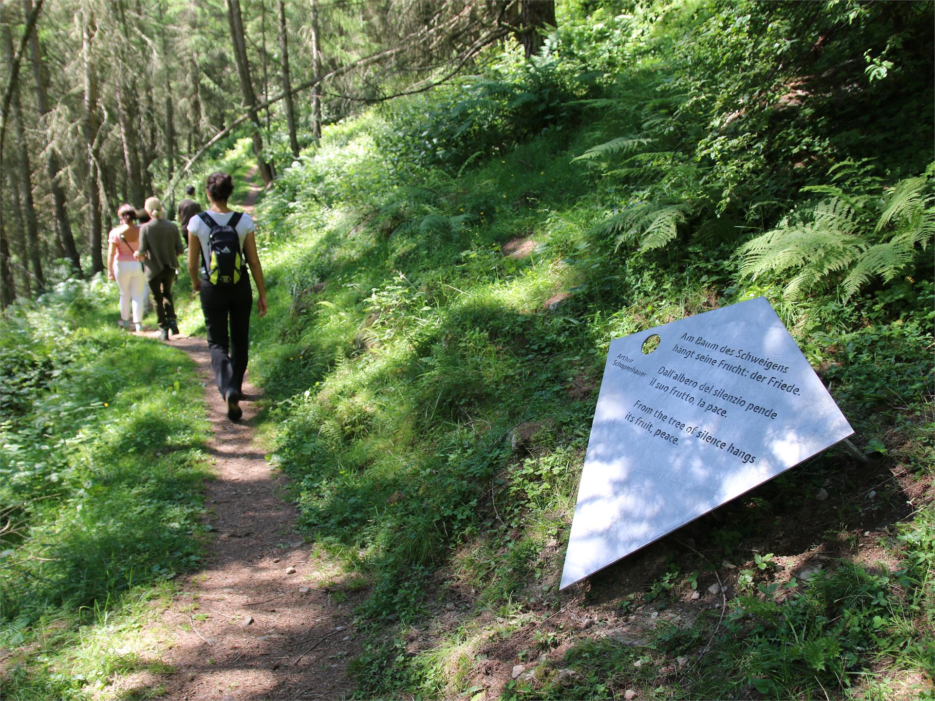 Path of tranquillity – hike from the church to the monastery Schnals/Senales 2 suedtirol.info