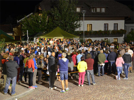 "Standlfest" a Chienes - Festa in piazza Chienes 1 suedtirol.info