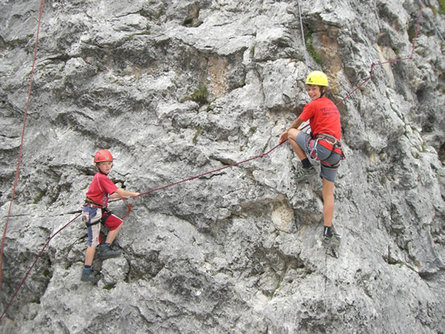 Rock Climbing Course for children Villnöss/Funes 2 suedtirol.info