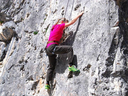 Rock Climbing Course for children Villnöss/Funes 3 suedtirol.info