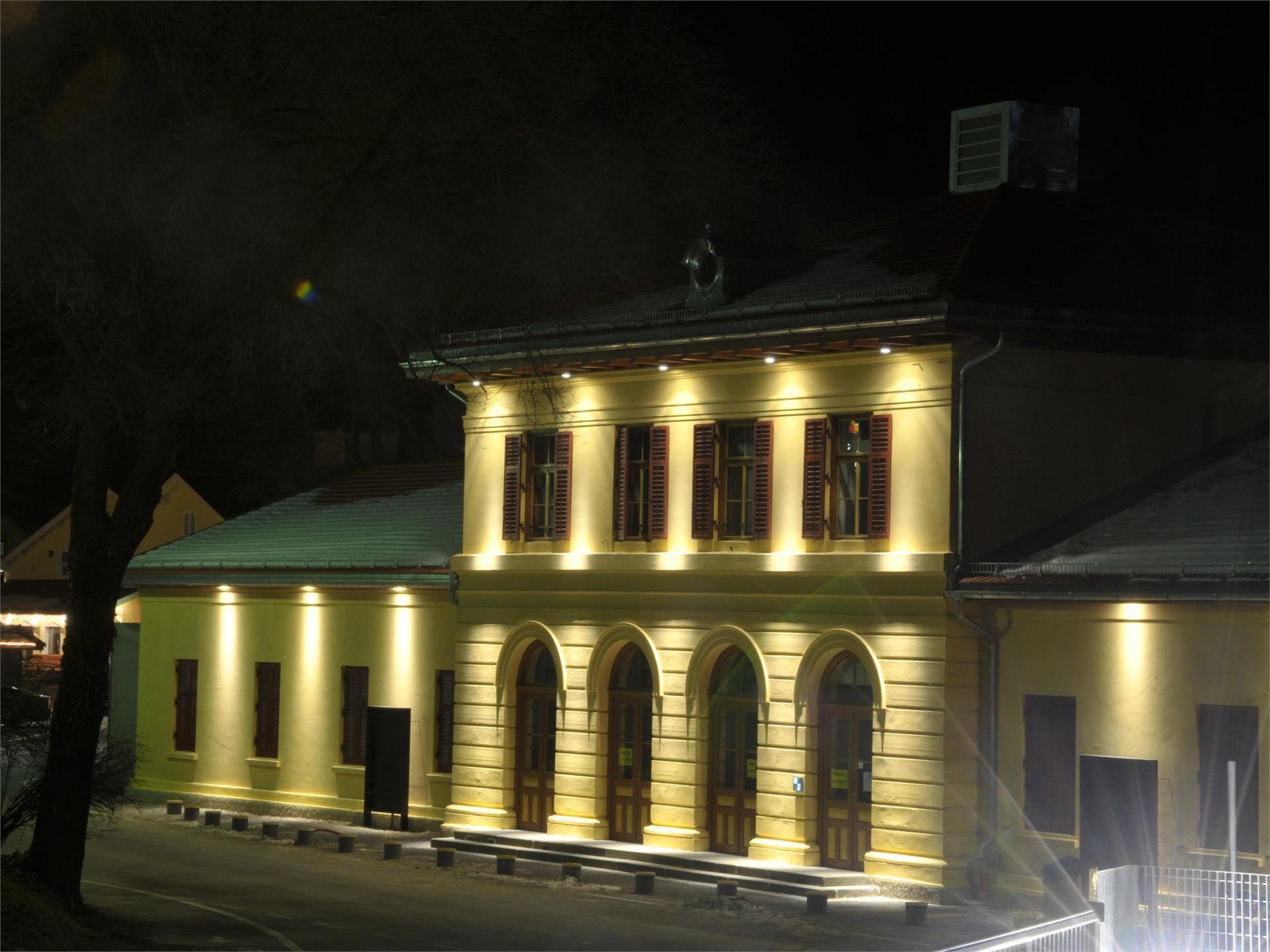 Cinema - "Parthenope" Caldaro sulla Strada del Vino 2 suedtirol.info