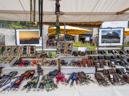 Künstlerischer Handwerkermarkt Wolkenstein 1 suedtirol.info