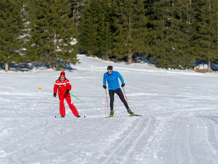 Corso di sci di fondo per principianti in Vallunga nel Parco naturale Puez-Odle Selva 2 suedtirol.info