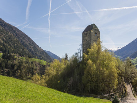 Guided tours of the Jaufenburg Castle St.Leonhard in Passeier/San Leonardo in Passiria 1 suedtirol.info