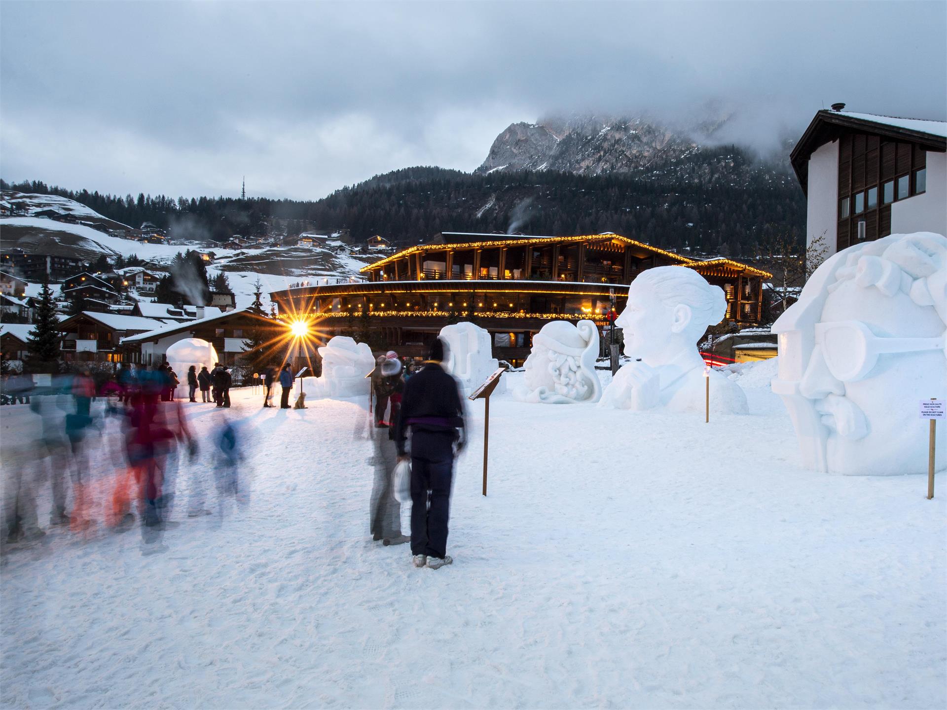 28° Concorso di sculture nella neve Selva 3 suedtirol.info