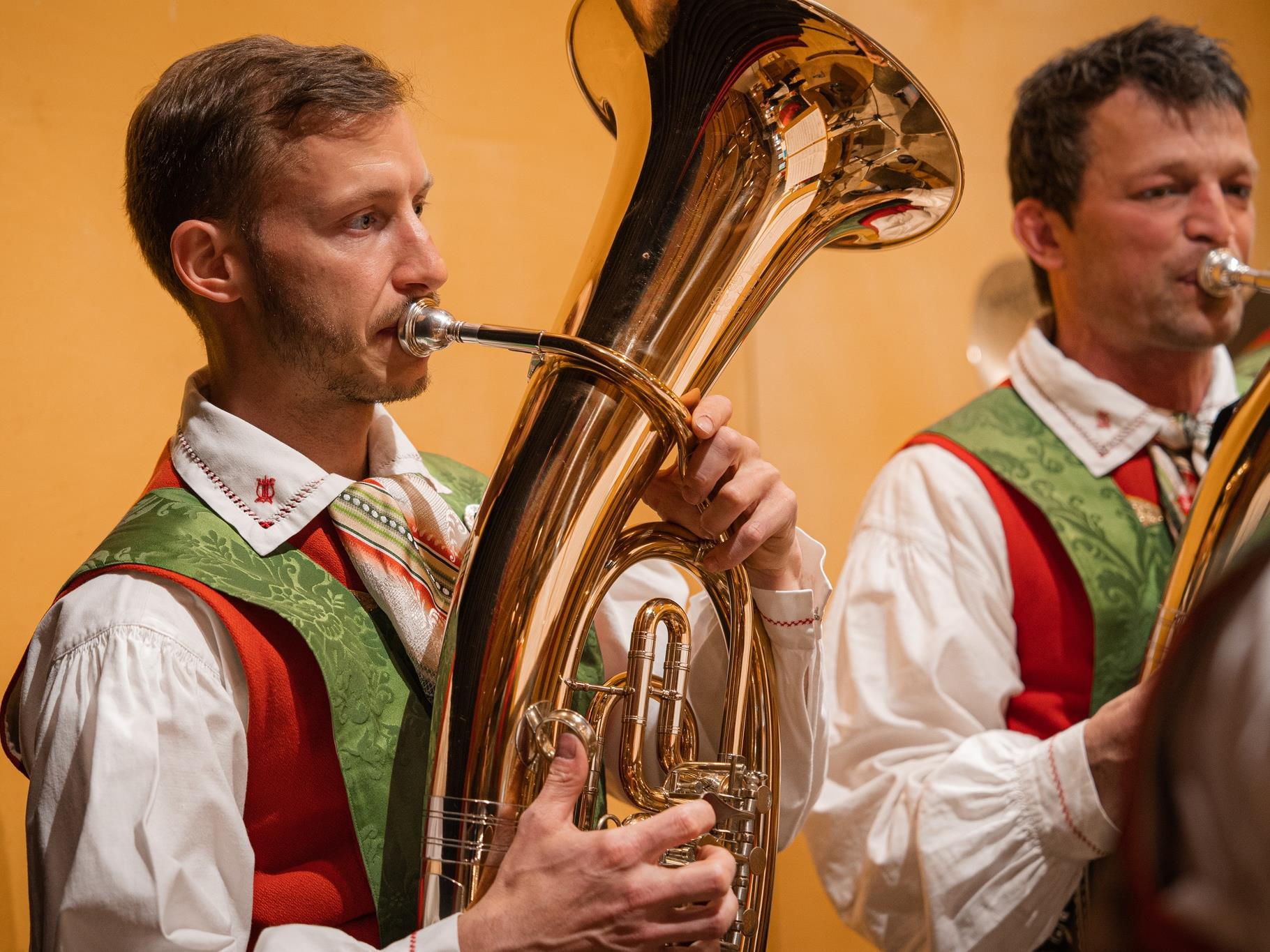 Dinner with music “Vive la France“ Ritten/Renon 2 suedtirol.info