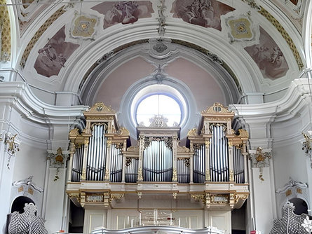 Concerto d'organo con Rattini Stefano presso la chiesa parrocchiale Dobbiaco 2 suedtirol.info