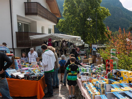 "Rosari" market in Kollmann Barbian/Barbiano 1 suedtirol.info