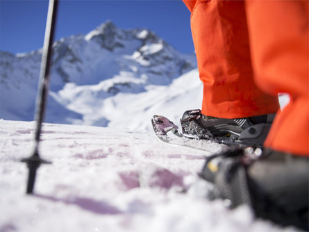 Snowshoe hiking in the Schnalstal Valley Schnals/Senales 1 suedtirol.info