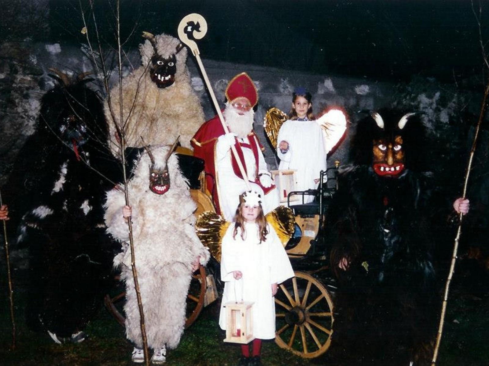 St. Nicholas parade with the devils "Krampus" in Silandro Schlanders/Silandro 1 suedtirol.info