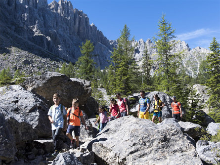 Escursione al labirinto di roccia del Latemar Nova Levante 2 suedtirol.info