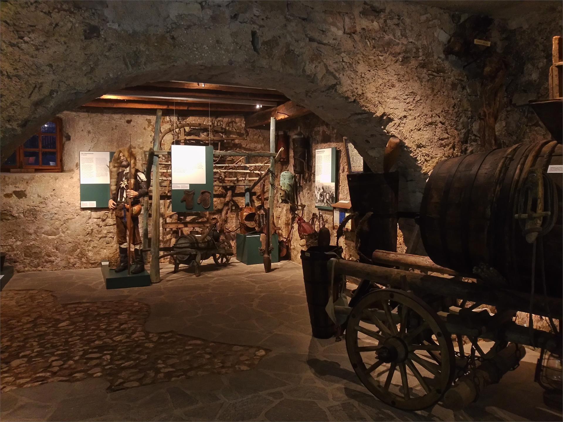 Tramin und der Gewürztraminer: Führung im Hoamet-Tramin-Museum Tramin an der Weinstraße 2 suedtirol.info