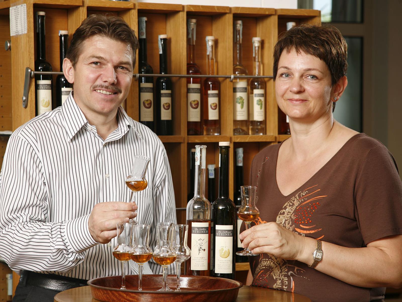 Tasting of quality liqueurs in the 1st southtyrolian organic quality distillery Mals/Malles 1 suedtirol.info