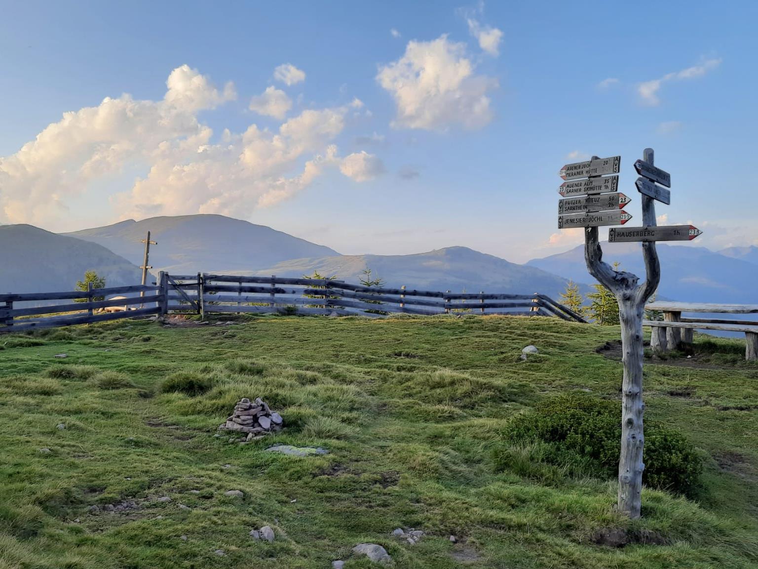 Hiking tour: Stoanernen Mandln Schenna/Scena 1 suedtirol.info