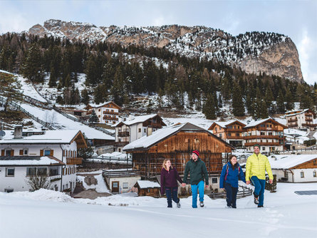 Winter hike with cheese tasting in the local dairy "Valin" Sëlva/Selva 3 suedtirol.info