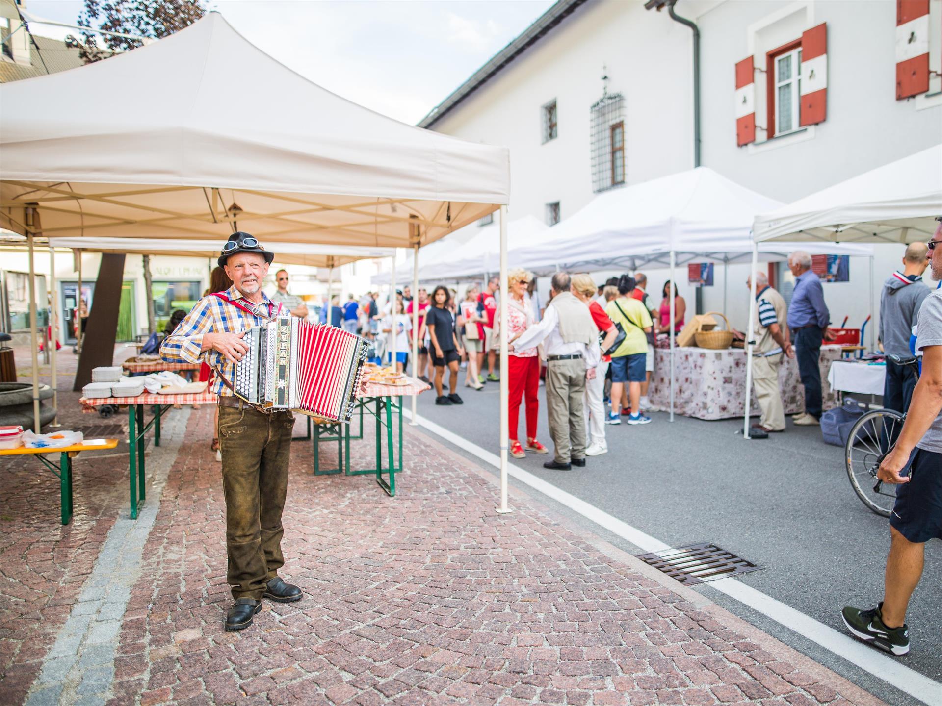 Wochenmarkt in Welsberg Welsberg-Taisten 1 suedtirol.info