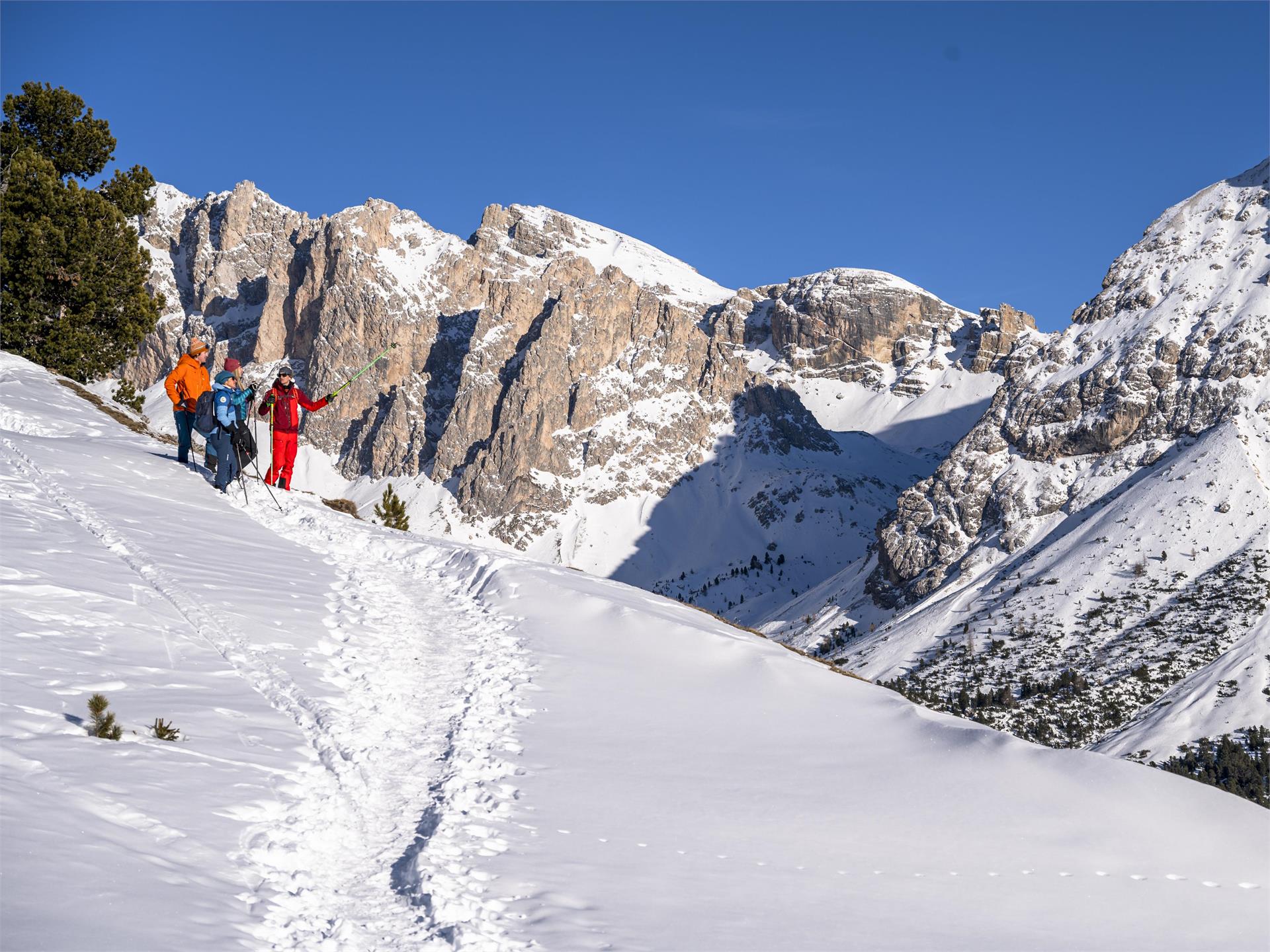 Winterwanderung unter den Geislern im Naturpark Puez-Geisler St.Christina in Gröden 3 suedtirol.info