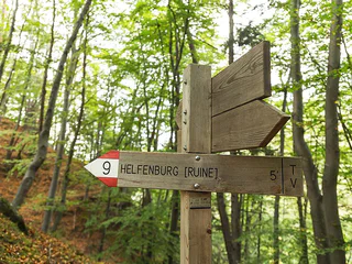 Burgenweg Jenesien Glaning Ruine Helfenberg
