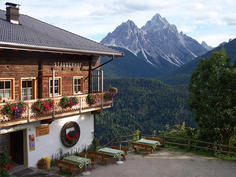 Escursione per famiglie: Maso Mehlhof - Maso Stauderhof San Candido 1 suedtirol.info